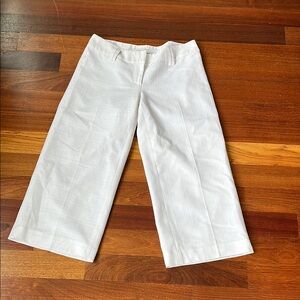 White House Black Market Textured White Capri Trousers